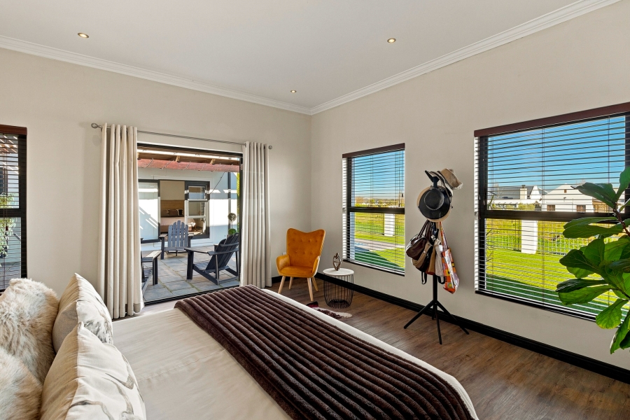 4 Bedroom Property for Sale in Croydon Vineyard Estate Western Cape